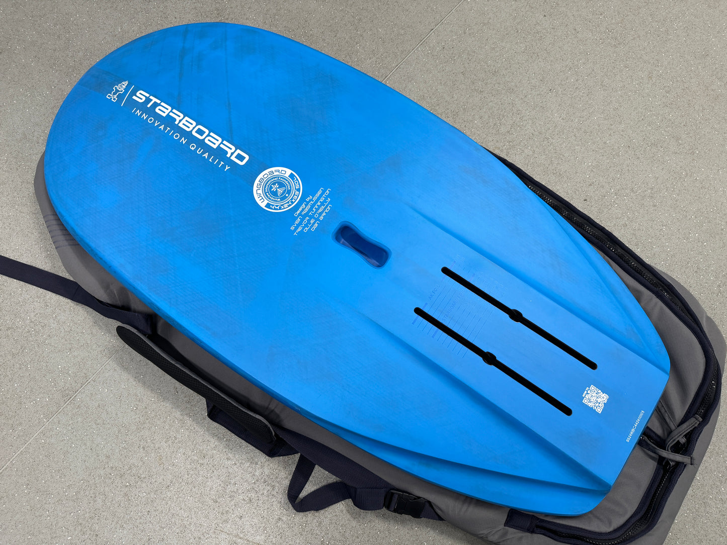 Starboard Wingboard 4'4" x 24.5" Blue Carbon 50 litre 2024 - USED