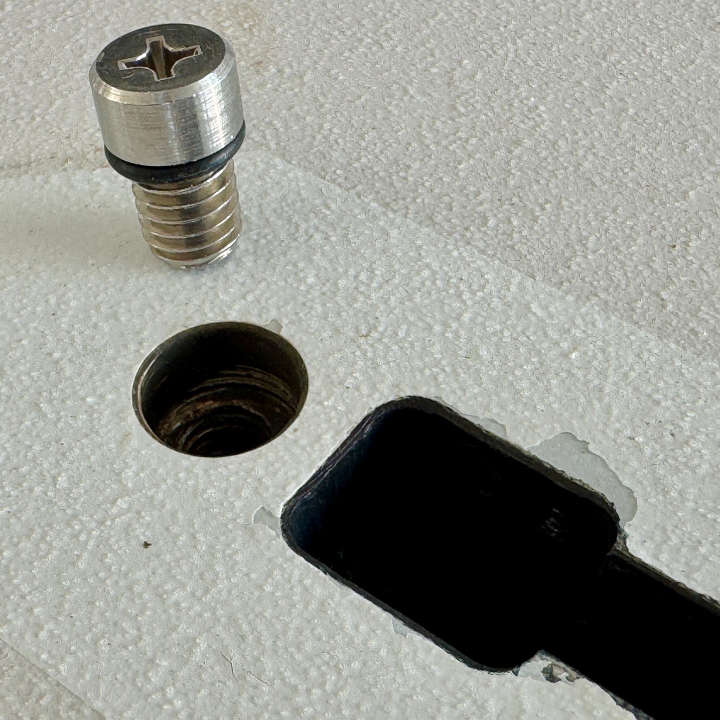 Starboard Air Valve Bolt PH3