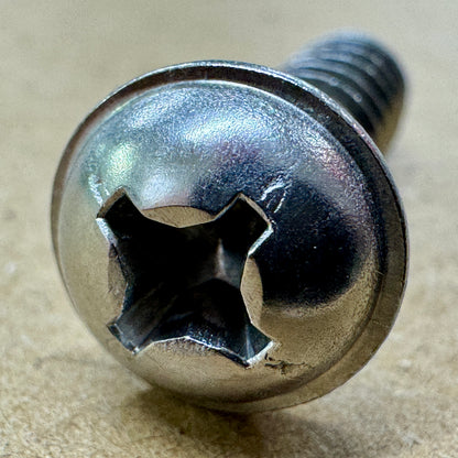 Starboard Footstrap Screw M7x28mm PH3